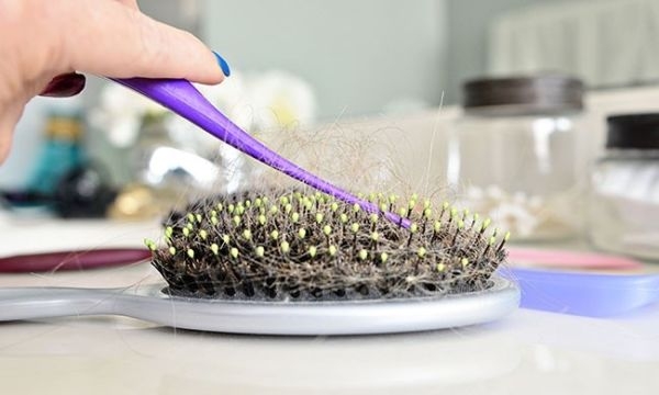 Cómo limpiar los cepillos del pelo