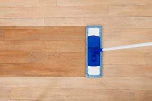 Cómo sacar brillo al piso