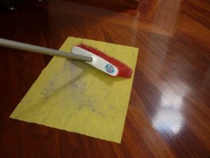 Cómo limpiar suelo de madera