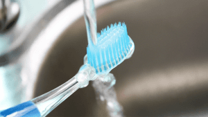 Limpiar cepillo de dientes