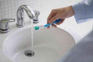 Limpiar cepillo de dientes