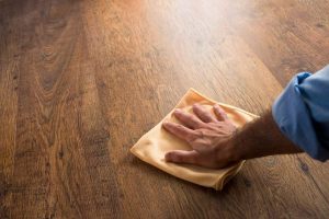Cómo limpiar y nutrir muebles de madera Cómo limpiar y nutrir muebles de madera